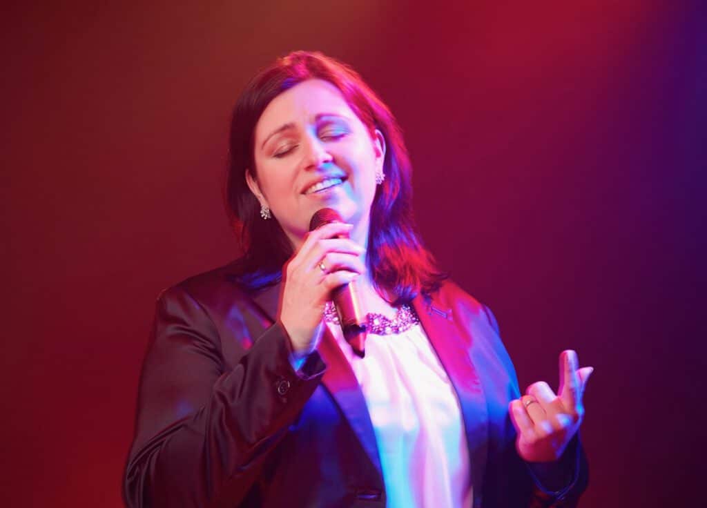 Kathrin ist auch Teil der Hochzeitsband aus Düsseldorf